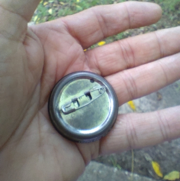 NewType The Moving Pictures Magazine Button Pin Anime Manga Japanese Japan - Picture 2 of 2